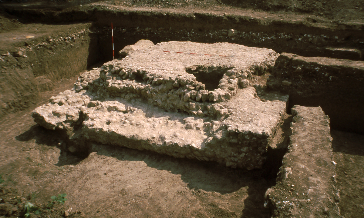 Касноантичка некропола у Чачку